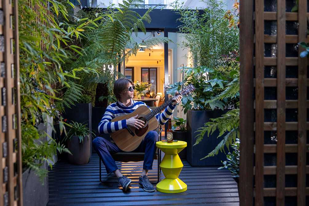 La Closerie, DADOU tree-lined courtyard garden, hotel Paris 17